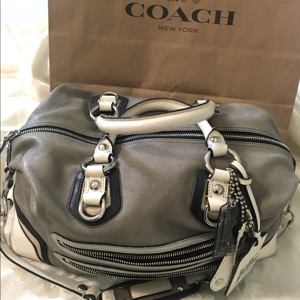 Coach Leather Purse - Excellent condition. - Picture 3 of 16
